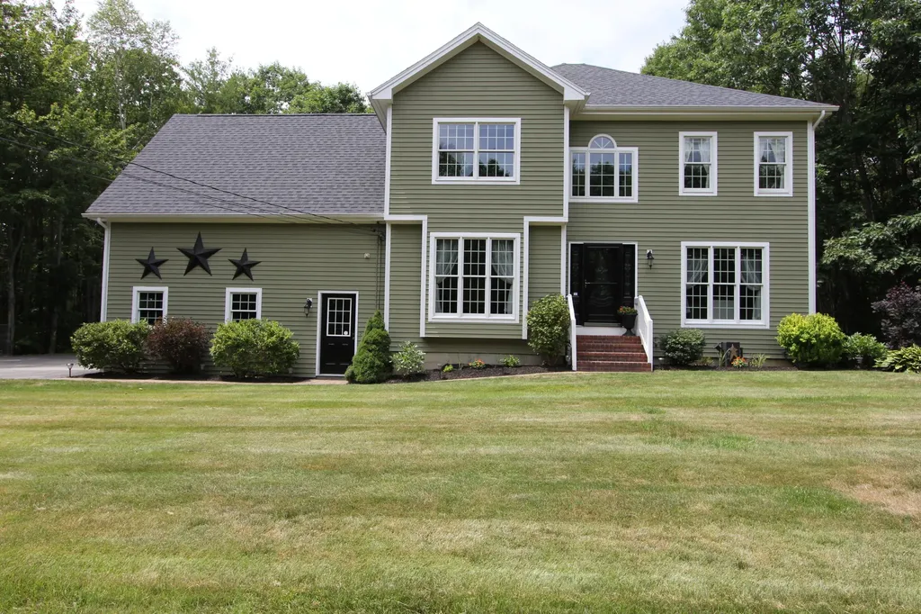 24 Pond Ridge Drive Lewiston ME 04240