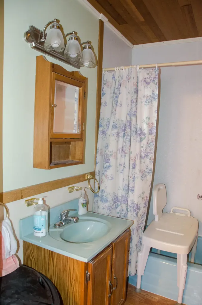 3 Alexander Reed Road Richmond ME 04357