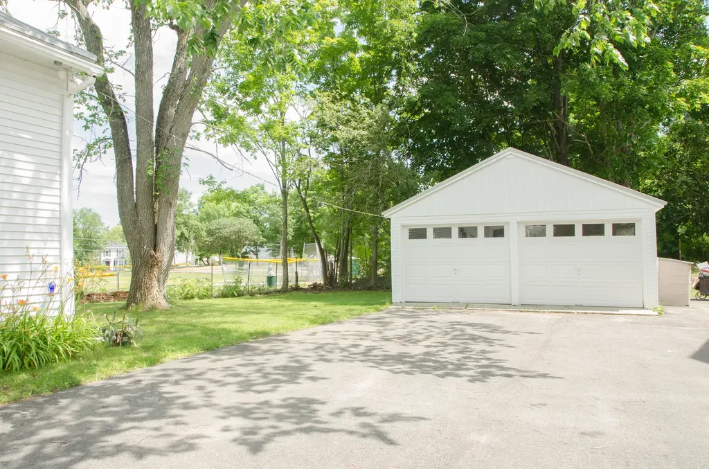 3 Alexander Reed Road Richmond ME 04357