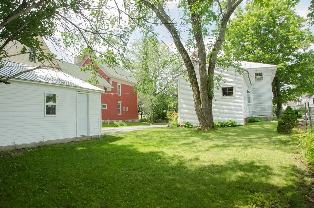 3 Alexander Reed Road Richmond ME 04357