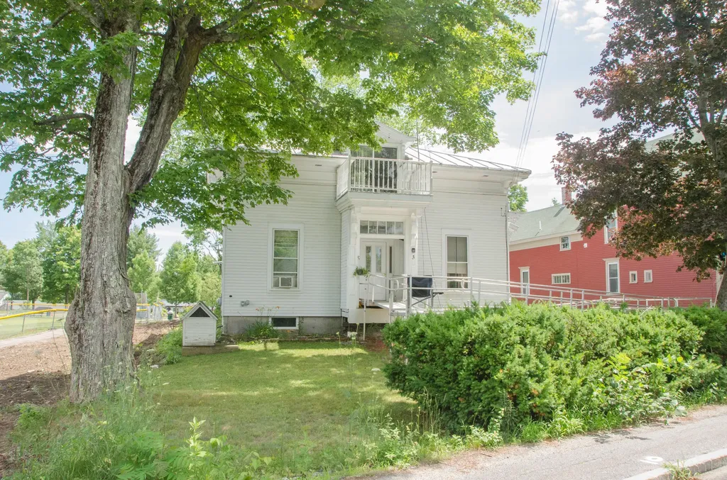 3 Alexander Reed Road Richmond ME 04357