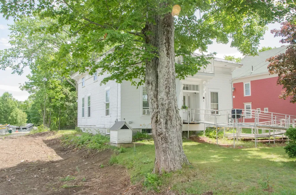 3 Alexander Reed Road Richmond ME 04357