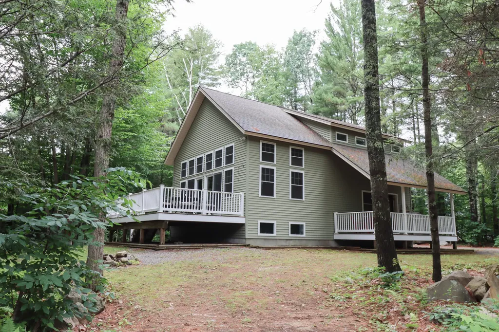 32 Dewey Road York ME 03909
