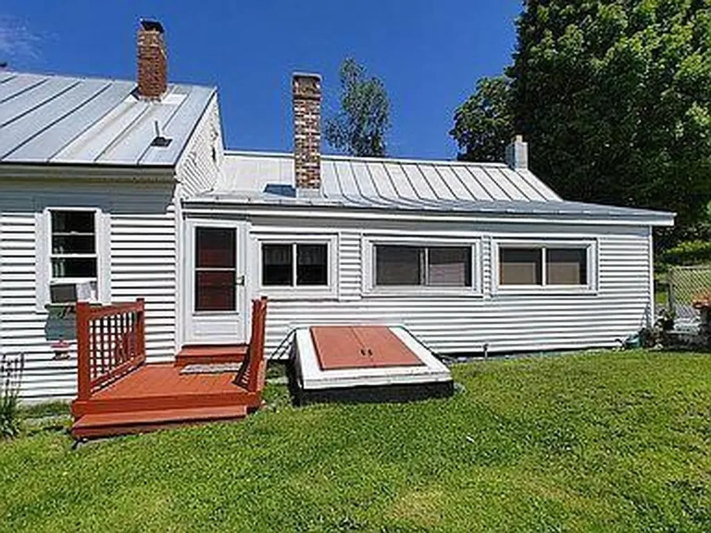 17 Elm Street Mercer ME 04957