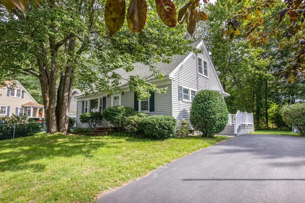 104 Summit Park Avenue Portland ME 04103