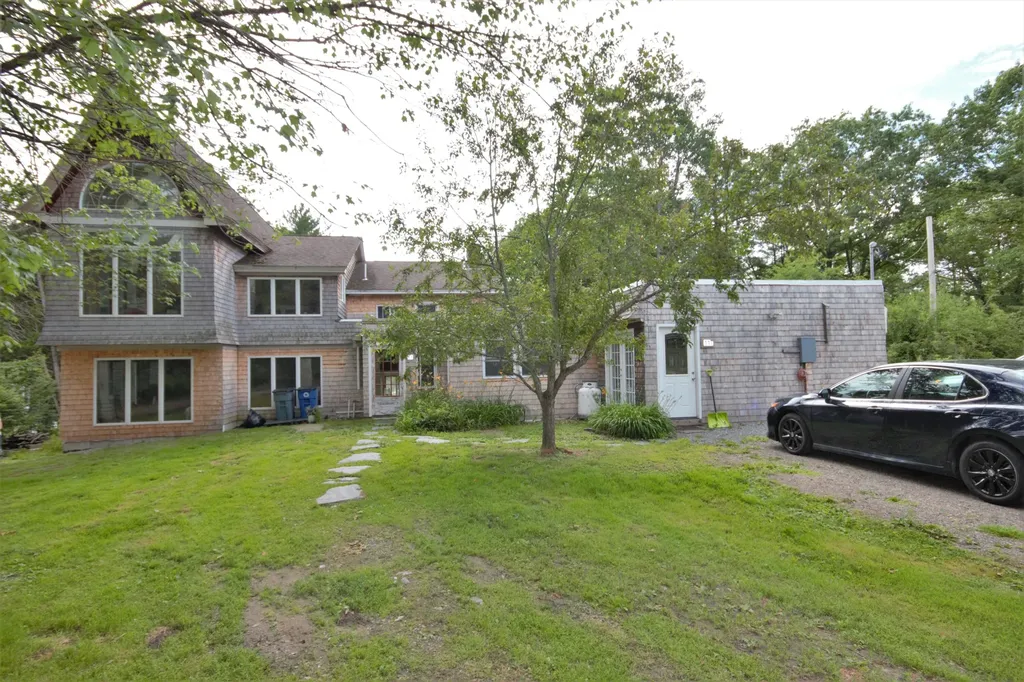 11 Ledge Hill Road Orono ME 04473