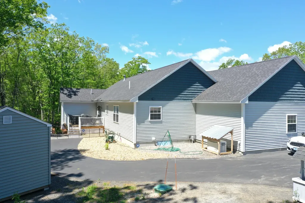15 Rocky Lane Wells ME 04090