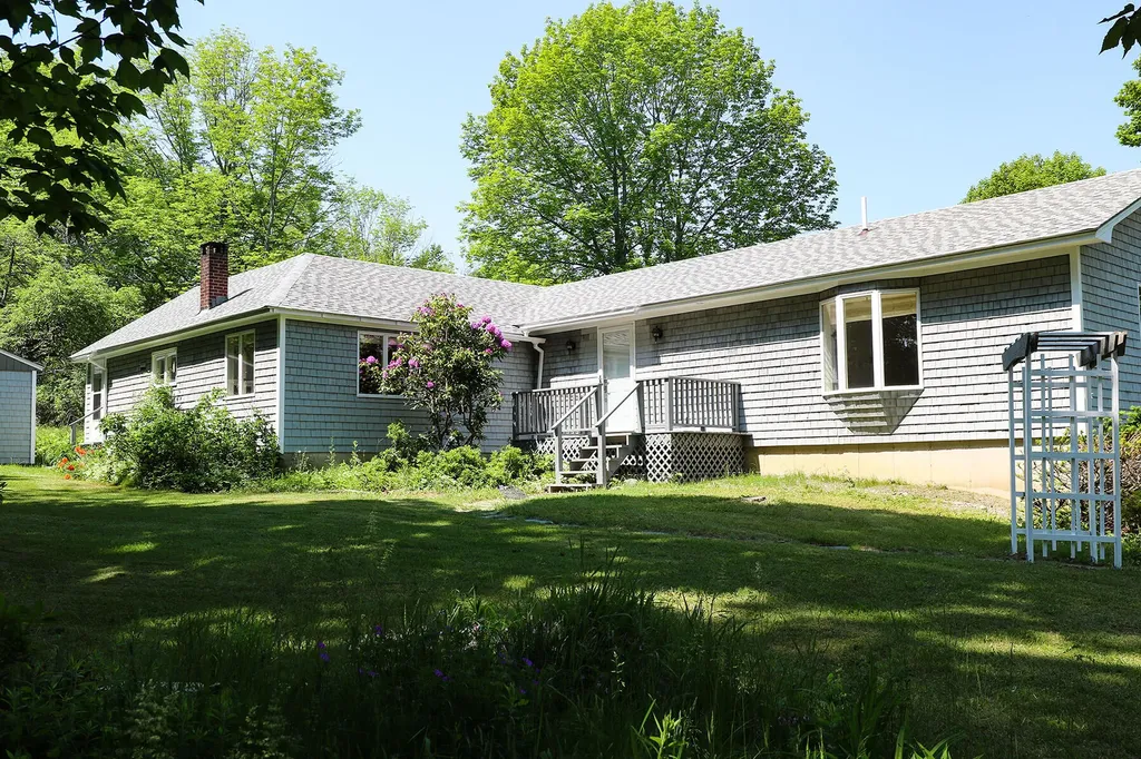29 E Side Drive Verona Island ME 04416