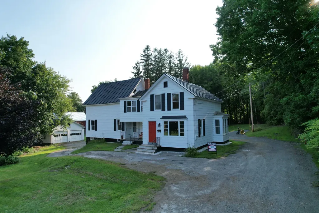 8 Valliere Court Skowhegan ME 04976