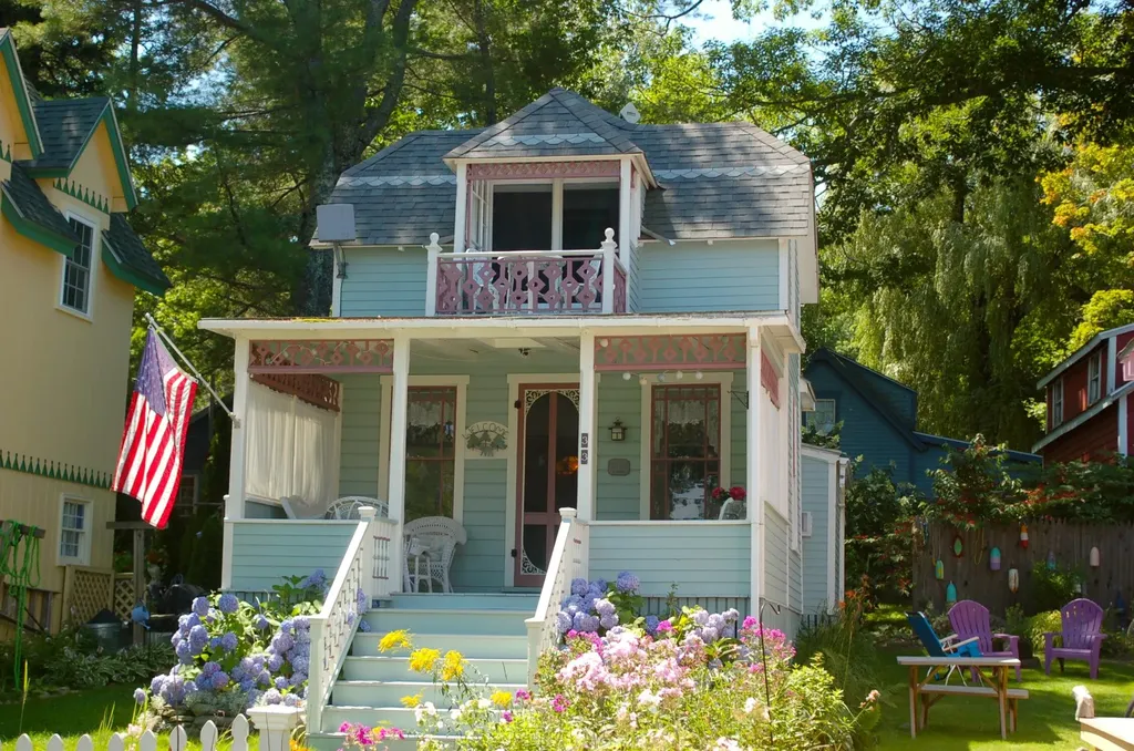 33 Broadway Northport ME 04849