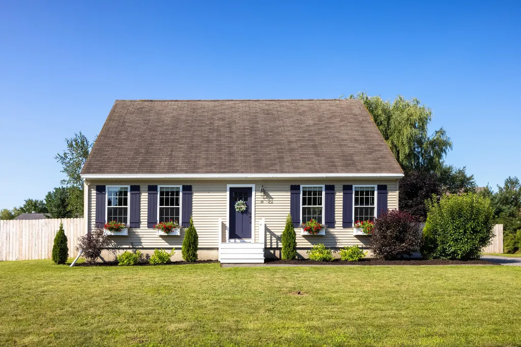 10 Littlefield Street Rockland ME 04841