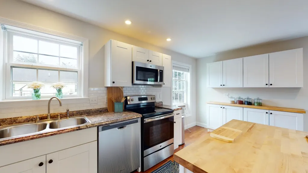 10 Littlefield Street Rockland ME 04841