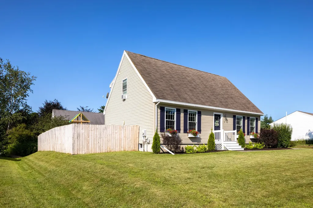 10 Littlefield Street Rockland ME 04841