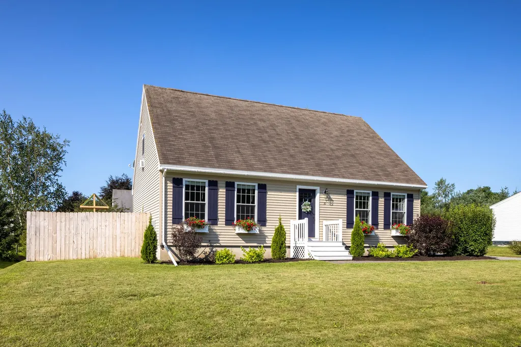 10 Littlefield Street Rockland ME 04841
