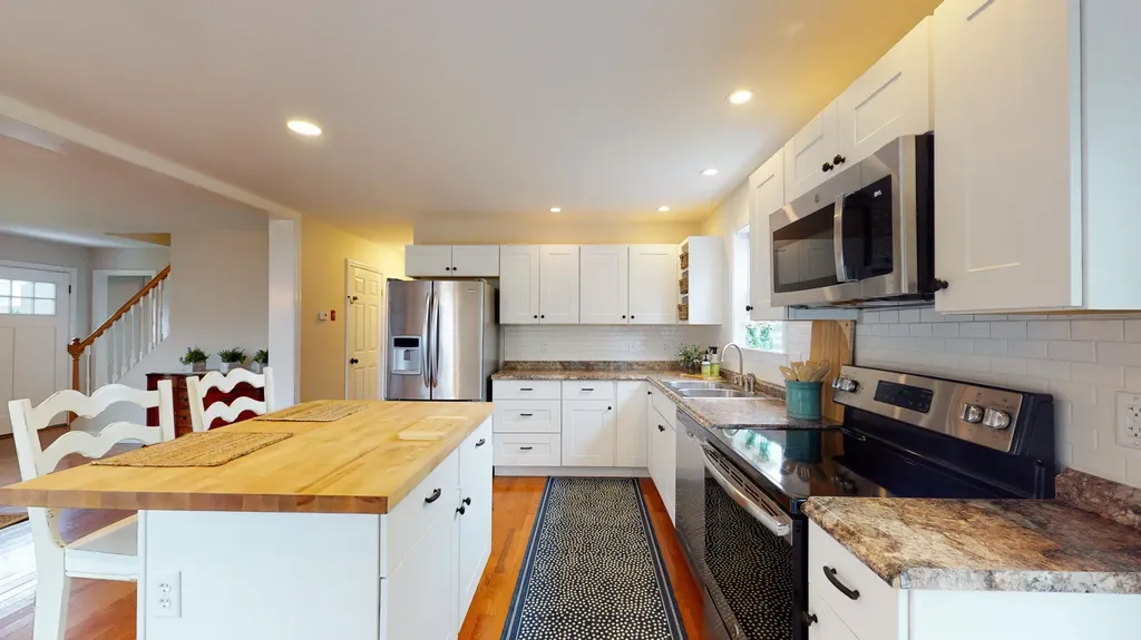 10 Littlefield Street Rockland ME 04841