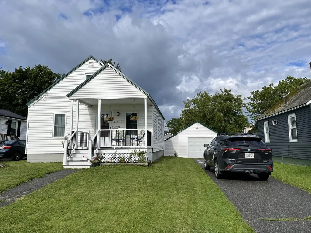 213 Fern Street Bangor ME 04401