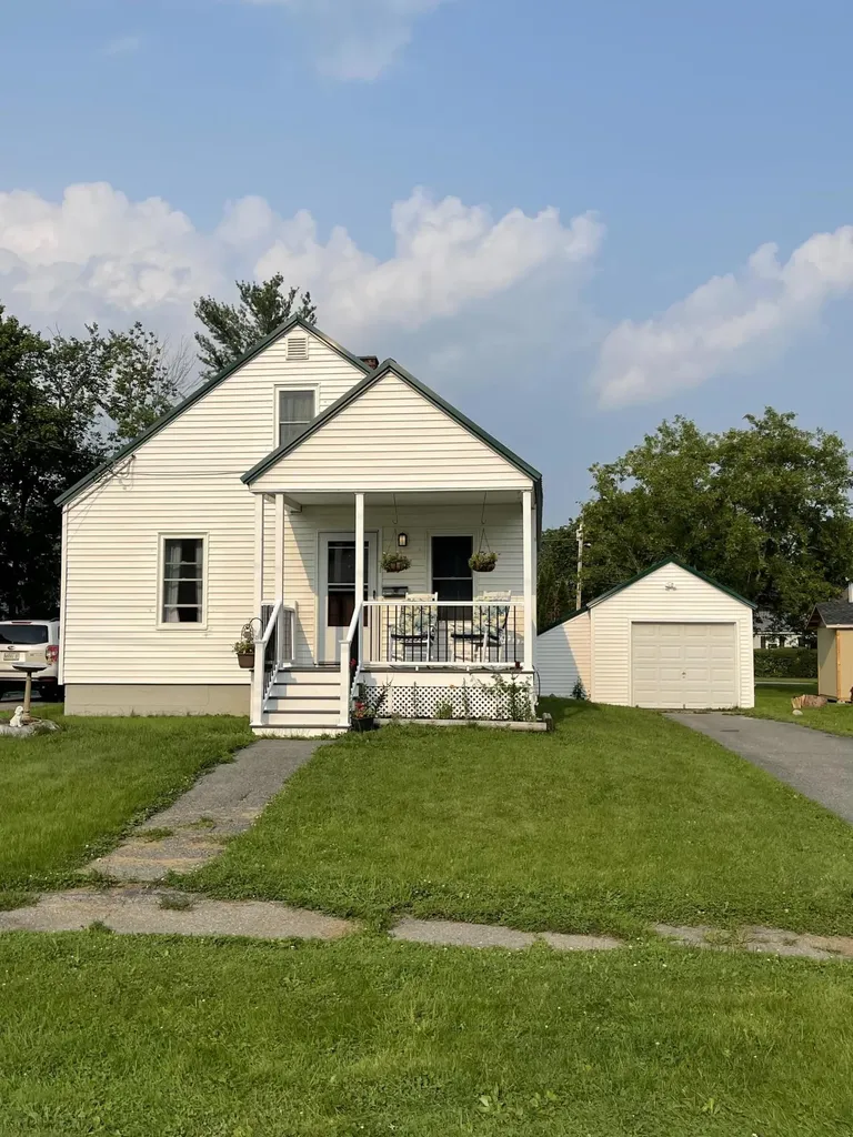 213 Fern Street Bangor ME 04401