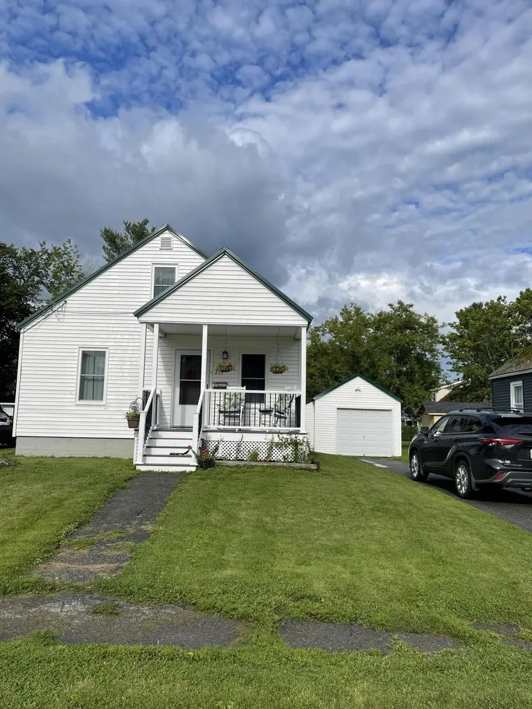 213 Fern Street Bangor ME 04401