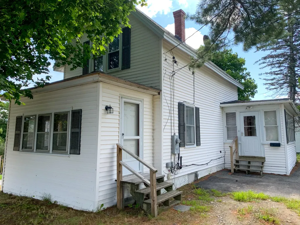 11 Chapman Street Old Town ME 04468