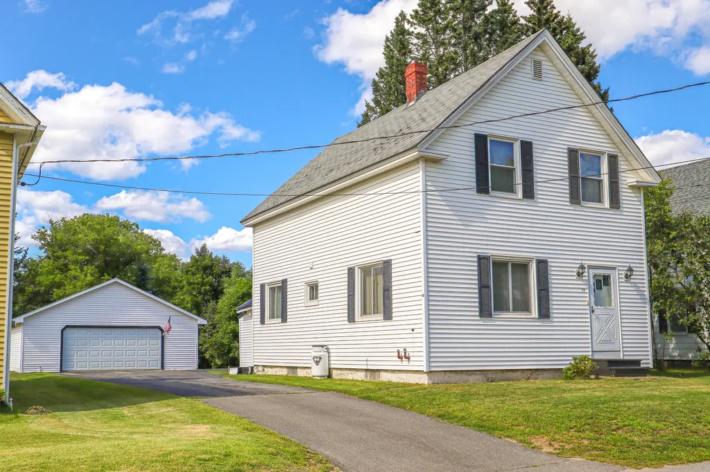28 Call Road Milford ME 04461
