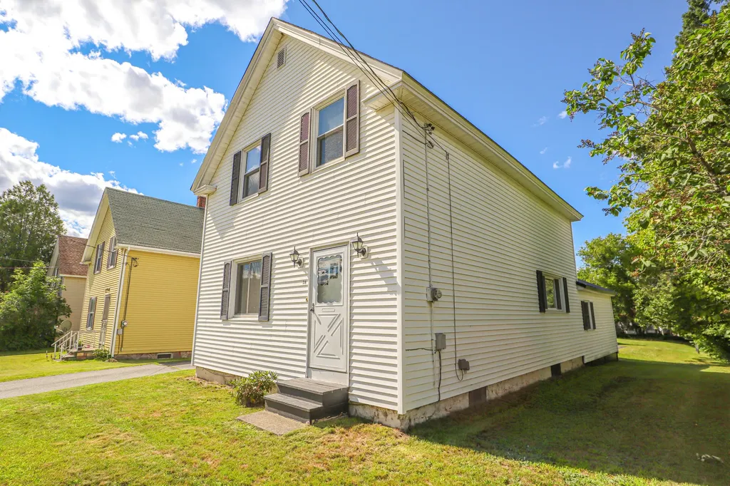 28 Call Road Milford ME 04461