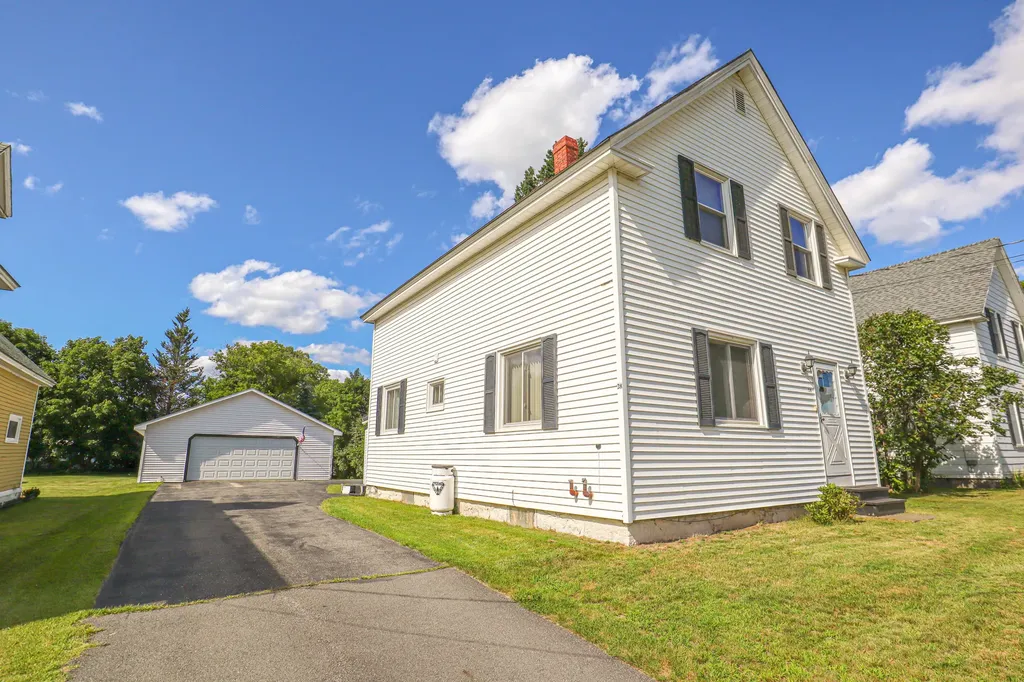 28 Call Road Milford ME 04461