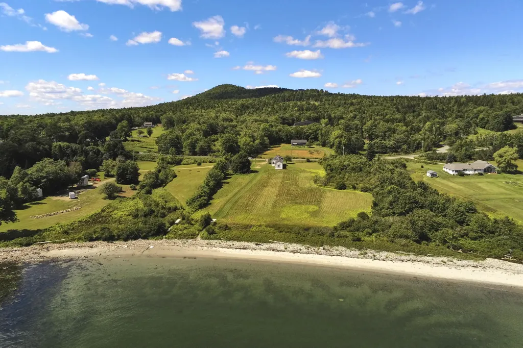 4 Atlantic Highway Northport ME 04849