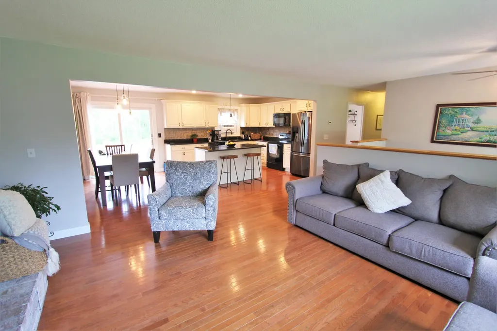 82 Canterbury Road Brewer ME 04412