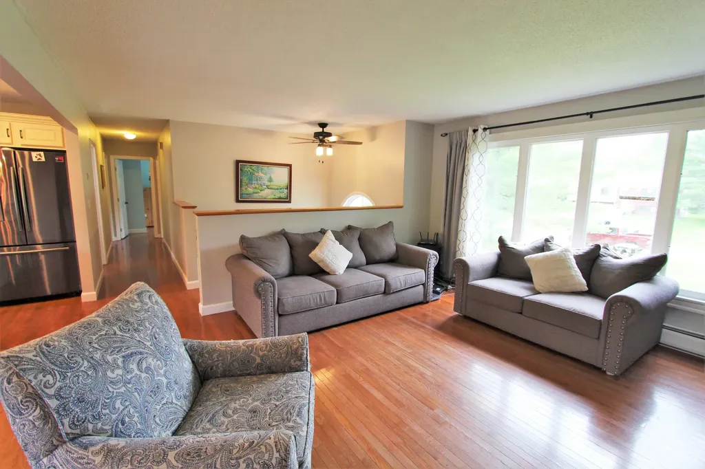 82 Canterbury Road Brewer ME 04412