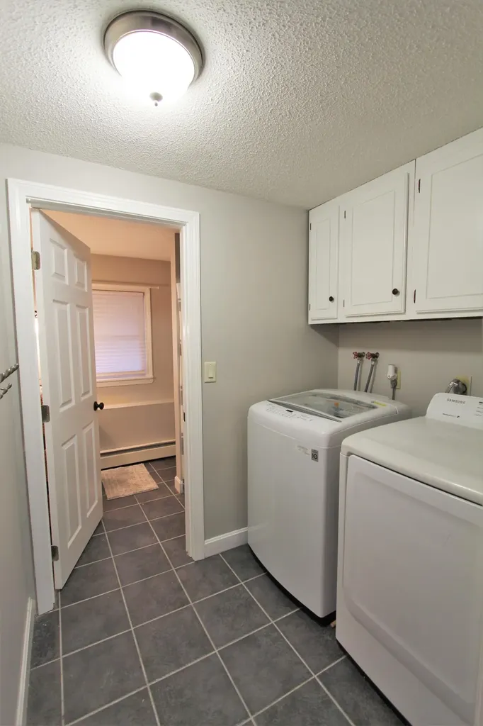 82 Canterbury Road Brewer ME 04412