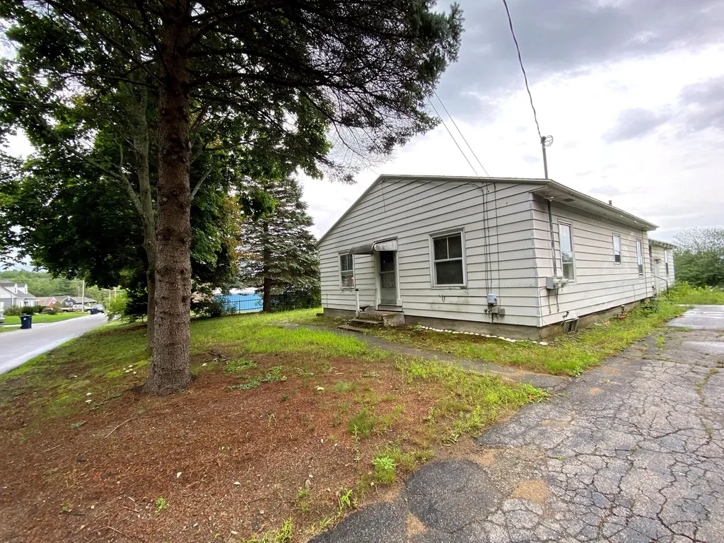 9 Grays Lane Biddeford ME 04005