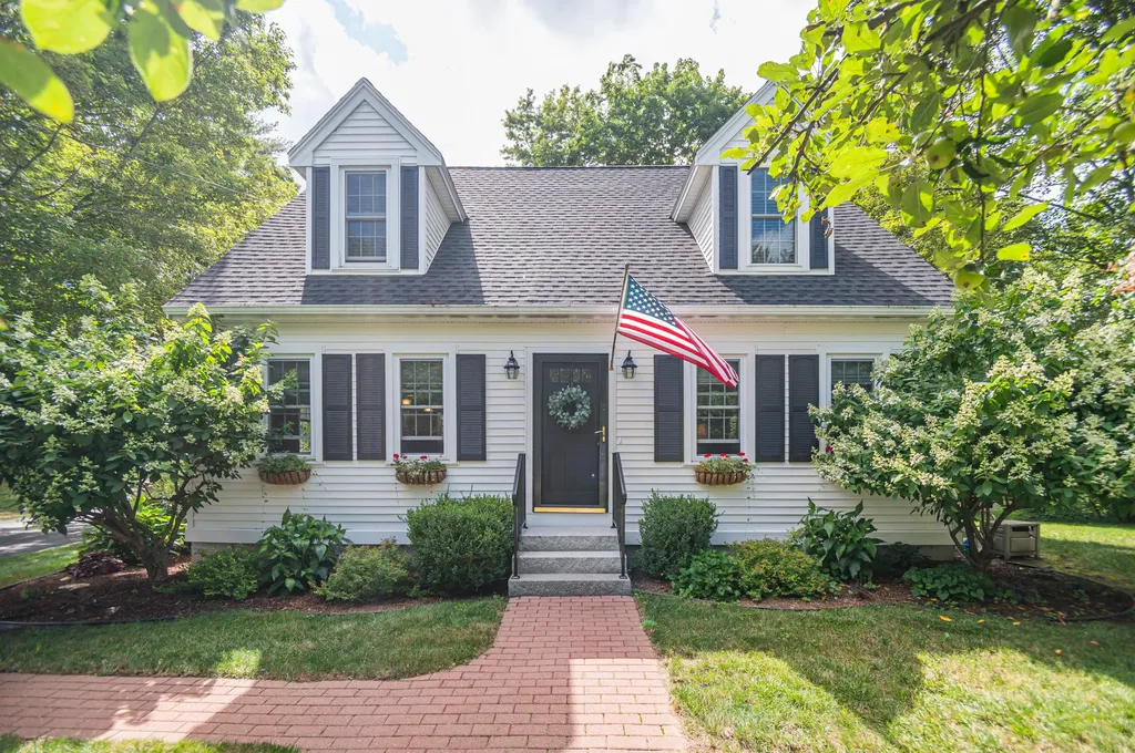 82 Academy Street South Berwick ME 03908