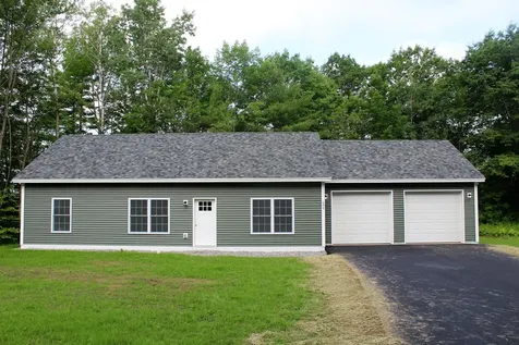 8 Ann Street Lewiston ME 04240
