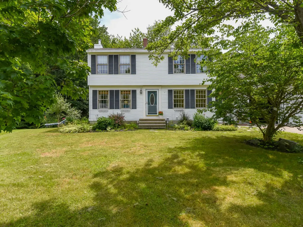 8 Marion Circle Cumberland ME 04102