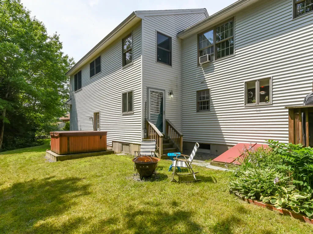 8 Marion Circle Cumberland ME 04102