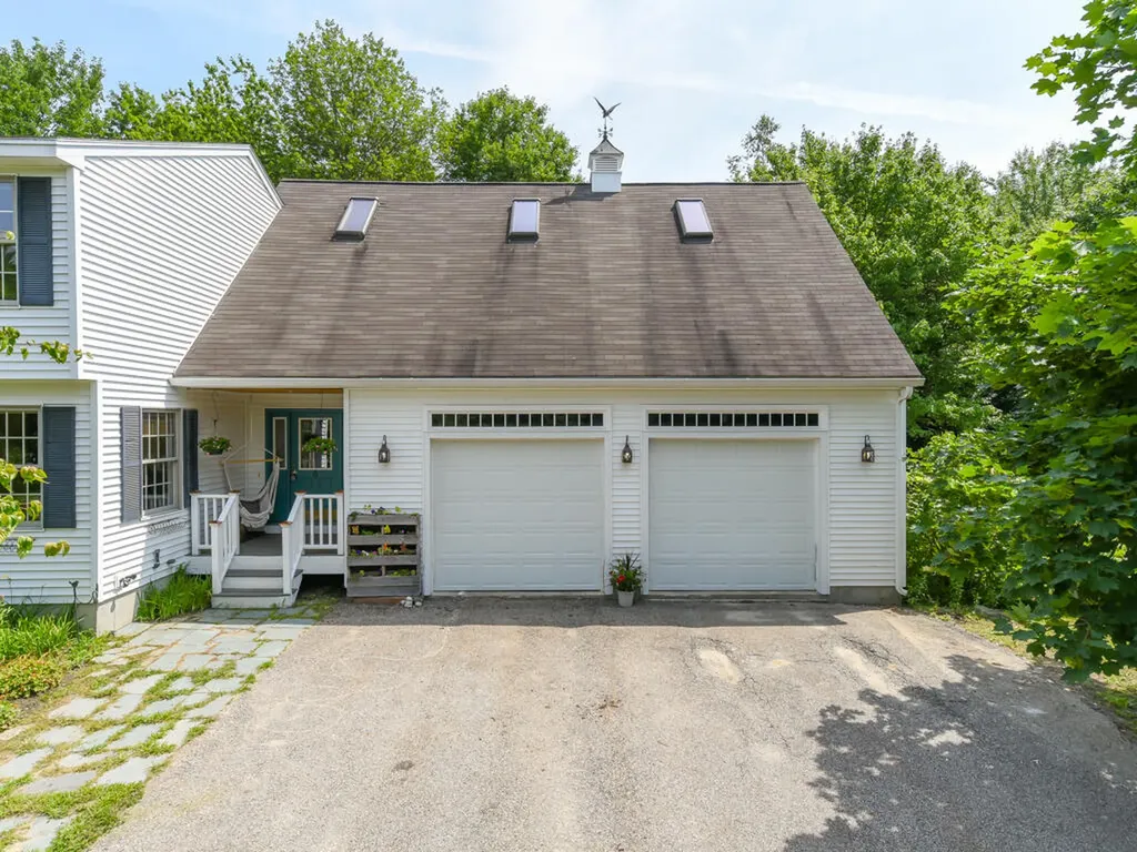 8 Marion Circle Cumberland ME 04102