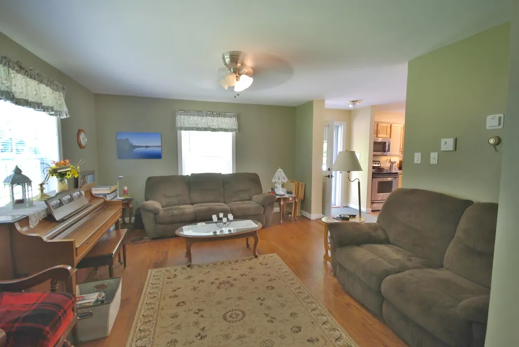 20 Spruce Lane Naples ME 04055