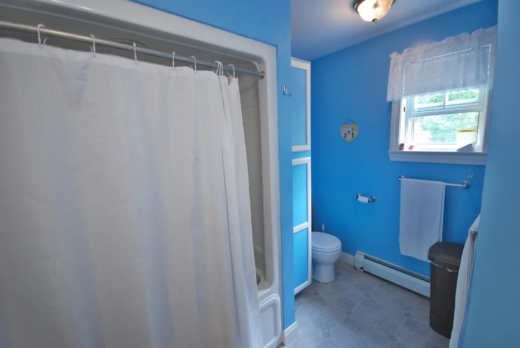 20 Spruce Lane Naples ME 04055