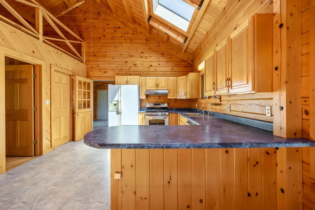 511 Birch Point Road Wiscasset ME 04578