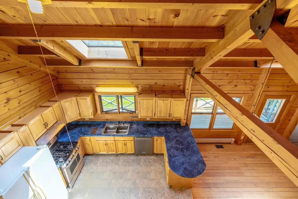 511 Birch Point Road Wiscasset ME 04578