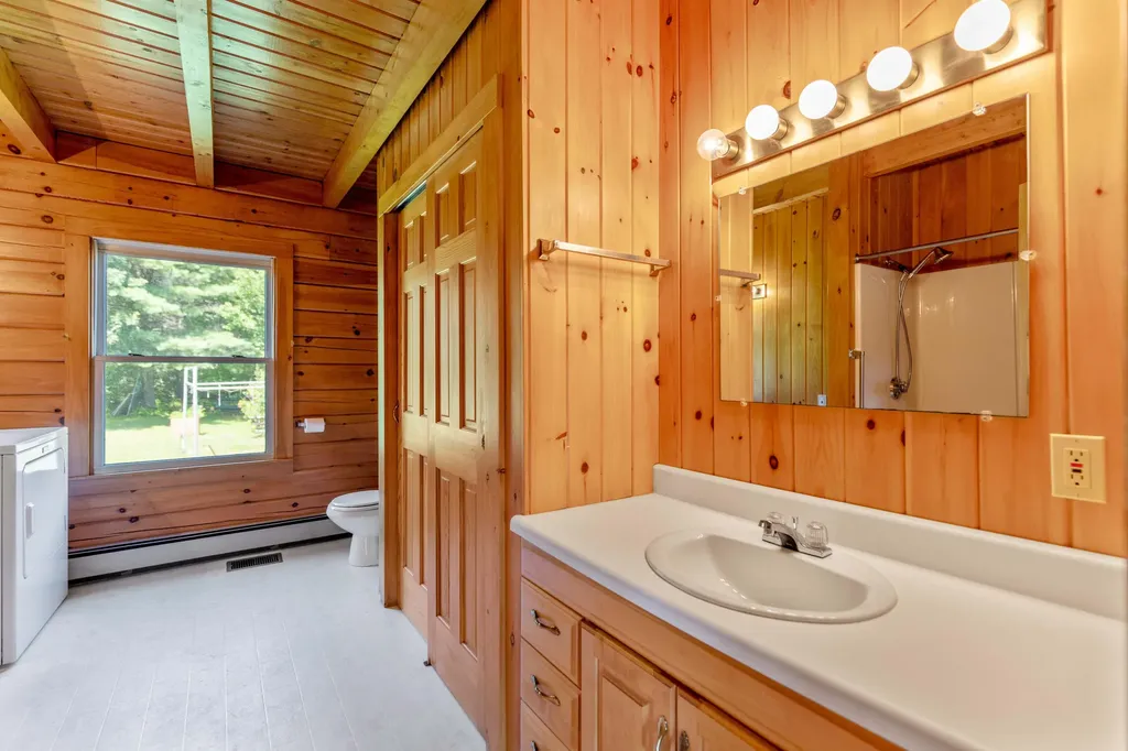 511 Birch Point Road Wiscasset ME 04578