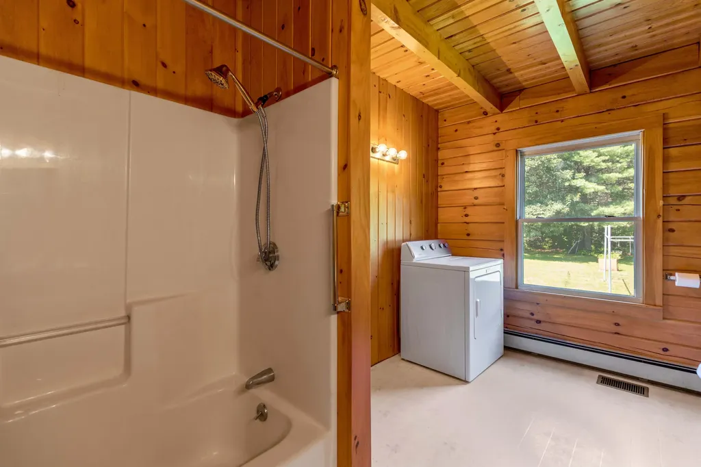 511 Birch Point Road Wiscasset ME 04578