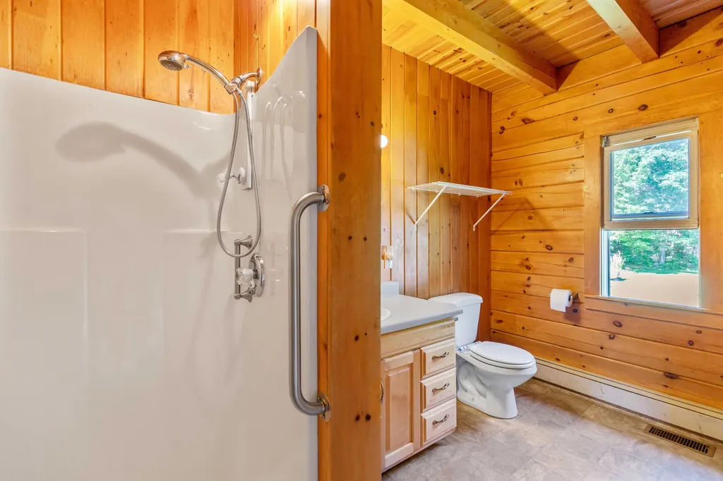 511 Birch Point Road Wiscasset ME 04578