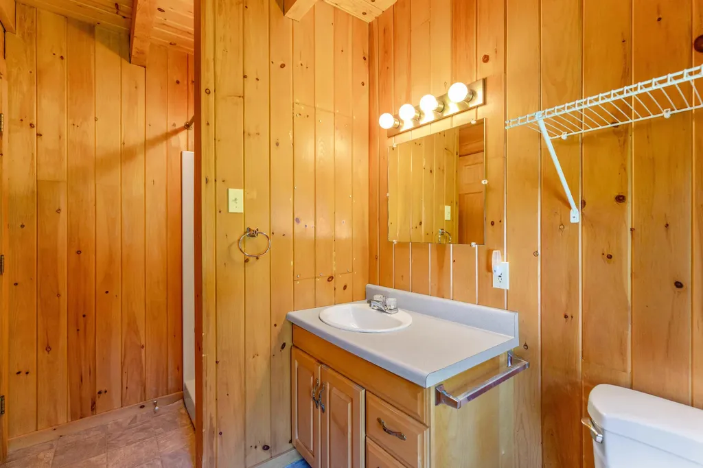 511 Birch Point Road Wiscasset ME 04578