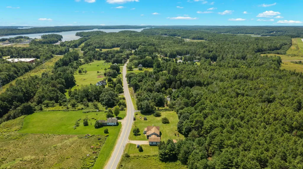 511 Birch Point Road Wiscasset ME 04578