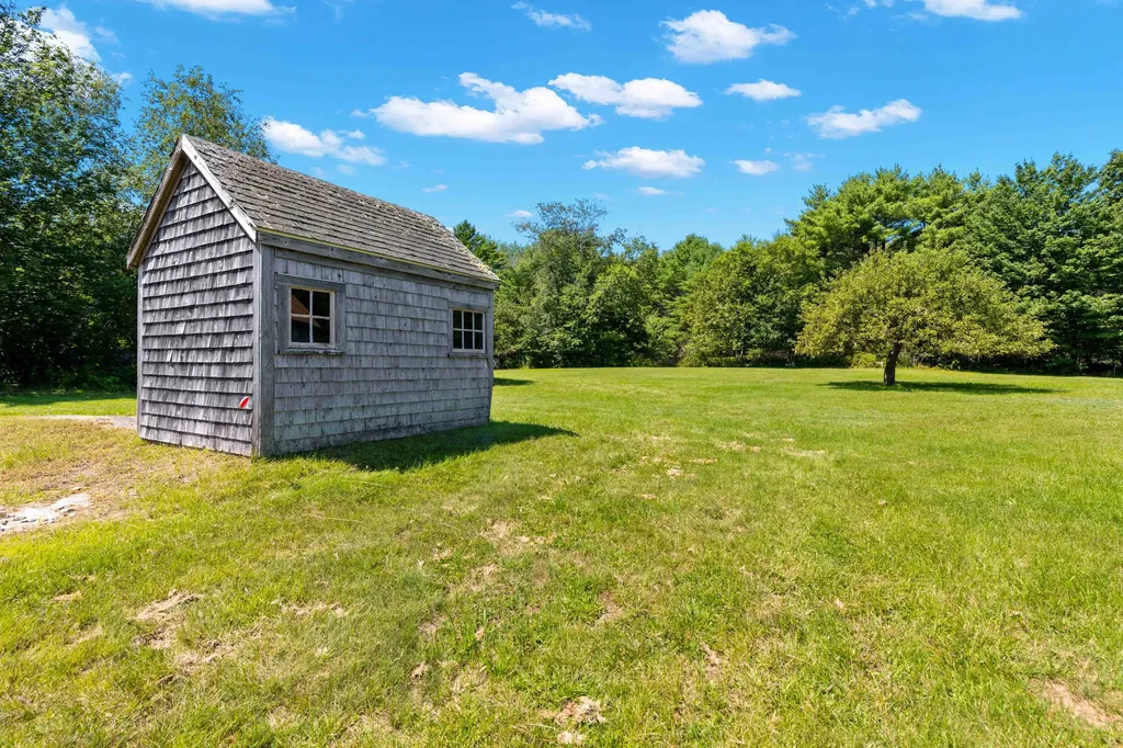 511 Birch Point Road Wiscasset ME 04578