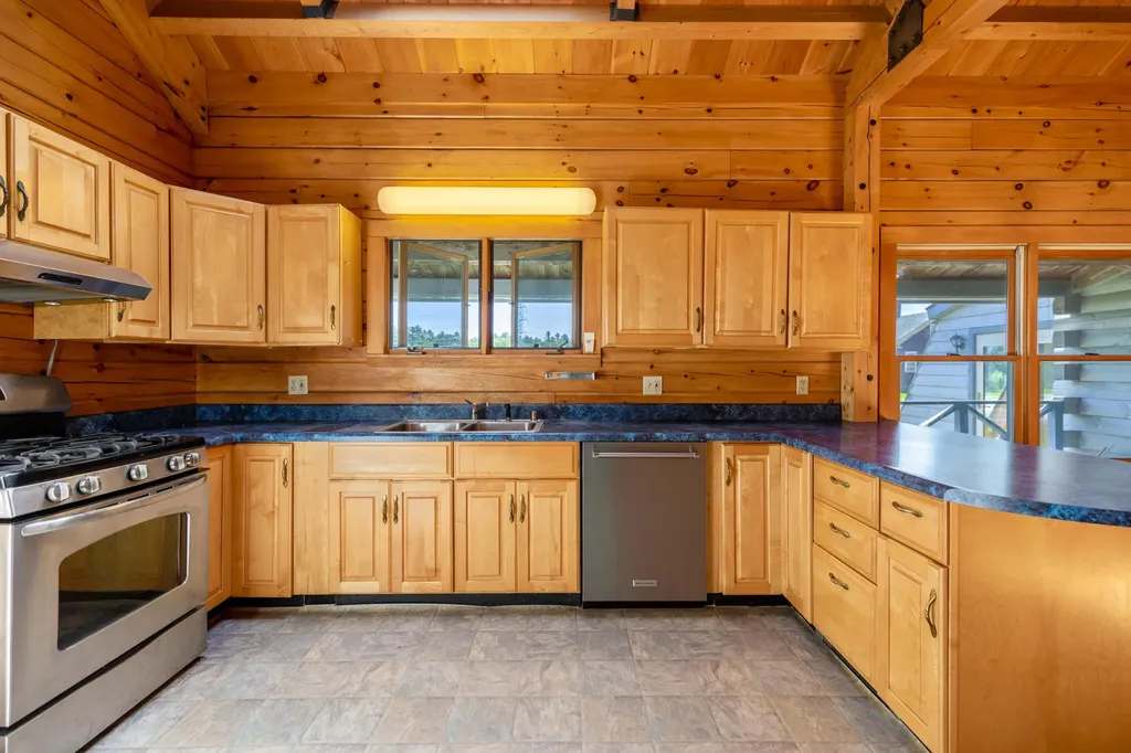 511 Birch Point Road Wiscasset ME 04578