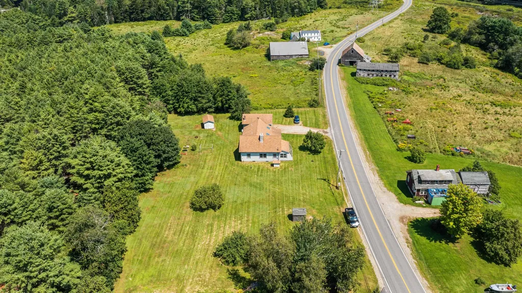 511 Birch Point Road Wiscasset ME 04578