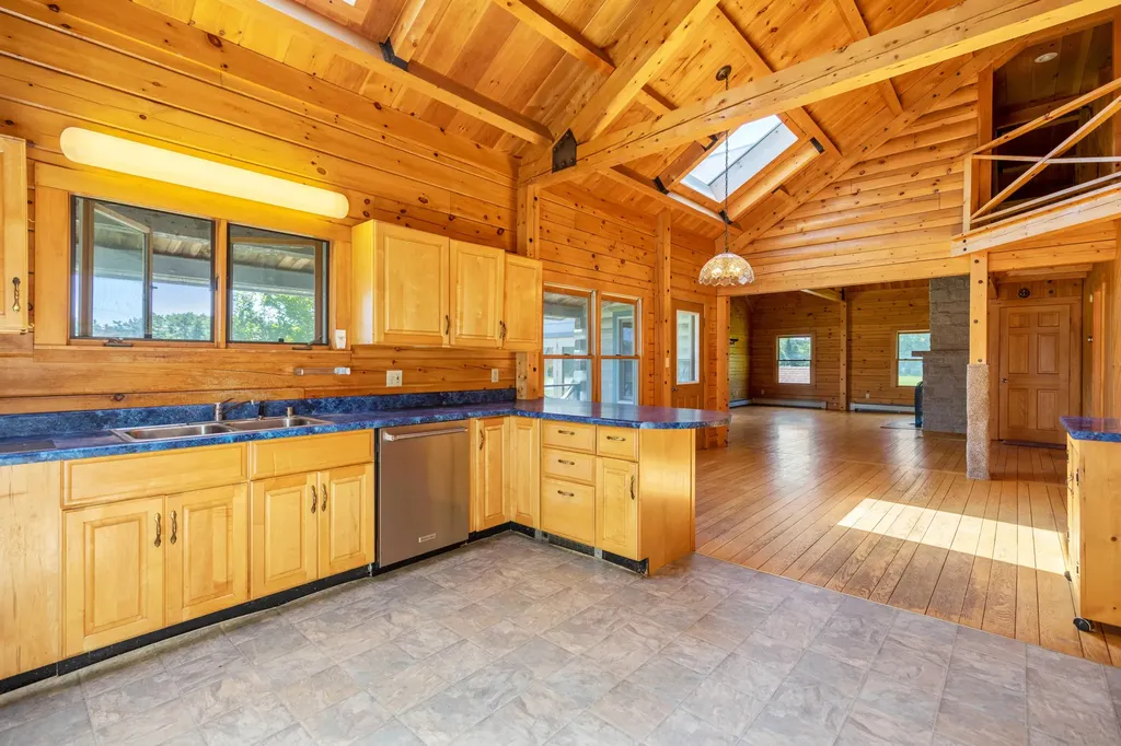 511 Birch Point Road Wiscasset ME 04578
