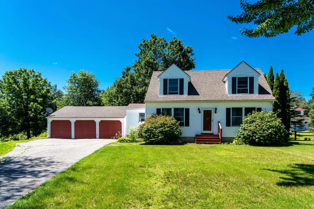 61 Field Road Sidney ME 04330